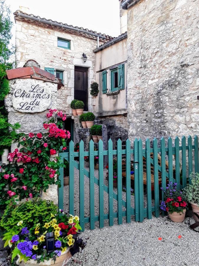 Les Charmes Du Lac Esclauzels Экстерьер фото